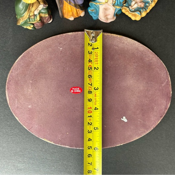 Scott's Porcelain 11 piece Nativity Christmas set with wood base. - Picture 13 of 16